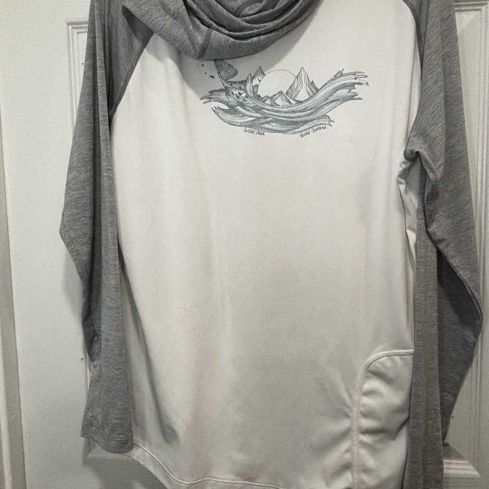 Patagonia Two-Tone Hoodie with Graphic - Picture 3 of 5